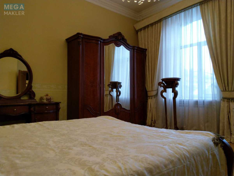 Продаж 3 кімнатної квартири (80/55/11), 4 пов. 4 пов. будинку, <a class="location-link" href="/kiev/" title="Недвижимость Київ">Київ</a>, <a class="location-link" href="/kiev/pecherskij/" title="Недвижимость Печерський район">Печерський р-н</a>, Велика Васильківська вул., 79 (изображение 14)