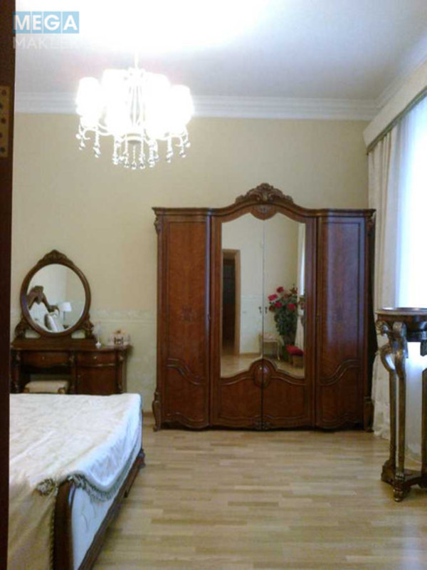 Продаж 3 кімнатної квартири (80/55/11), 4 пов. 4 пов. будинку, <a class="location-link" href="/kiev/" title="Недвижимость Київ">Київ</a>, <a class="location-link" href="/kiev/pecherskij/" title="Недвижимость Печерський район">Печерський р-н</a>, Велика Васильківська вул., 79 (изображение 17)