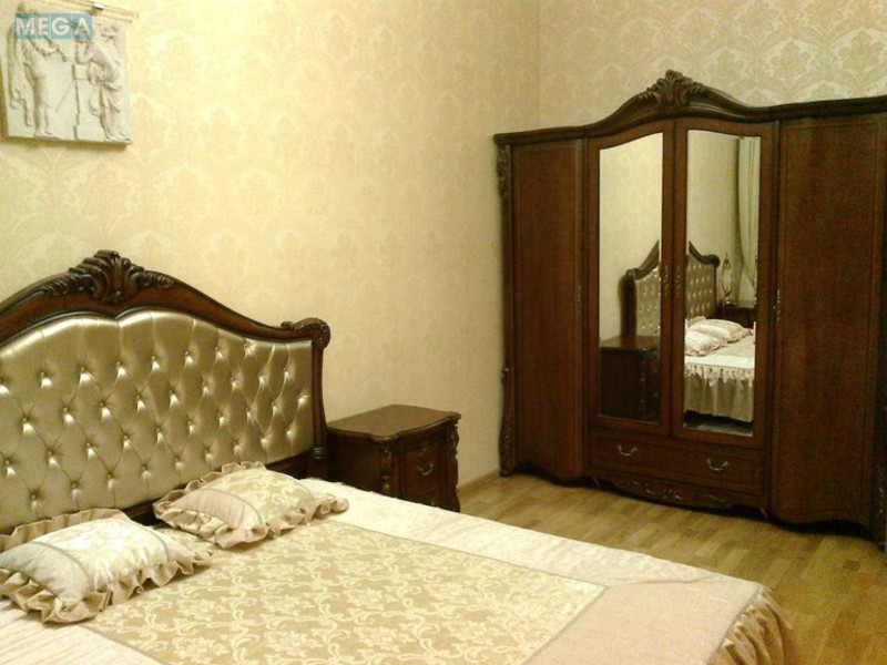 Продаж 3 кімнатної квартири (80/55/11), 4 пов. 4 пов. будинку, <a class="location-link" href="/kiev/" title="Недвижимость Київ">Київ</a>, <a class="location-link" href="/kiev/pecherskij/" title="Недвижимость Печерський район">Печерський р-н</a>, Велика Васильківська вул., 79 (изображение 19)