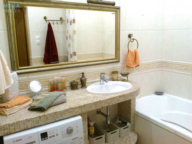Продаж 3 кімнатної квартири (80/55/11), 4 пов. 4 пов. будинку, <a class="location-link" href="/kiev/" title="Недвижимость Київ">Київ</a>, <a class="location-link" href="/kiev/pecherskij/" title="Недвижимость Печерський район">Печерський р-н</a>, Велика Васильківська вул., 79 (изображение 21)