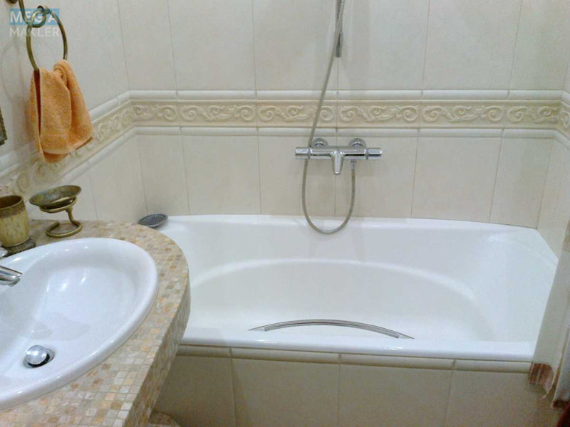 Продаж 3 кімнатної квартири (80/55/11), 4 пов. 4 пов. будинку, <a class="location-link" href="/kiev/" title="Недвижимость Київ">Київ</a>, <a class="location-link" href="/kiev/pecherskij/" title="Недвижимость Печерський район">Печерський р-н</a>, Велика Васильківська вул., 79 (изображение 22)