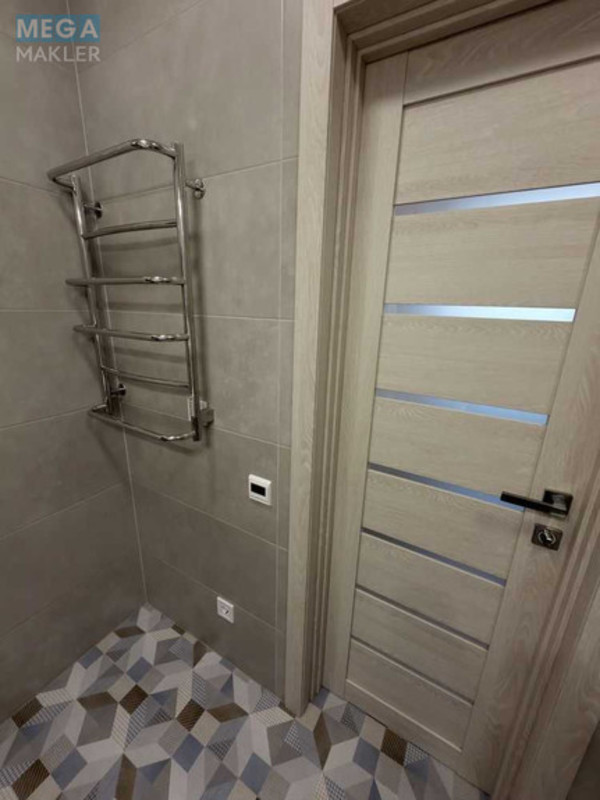 Продаж 2 кімнатної квартири (61/34/12), 23 пов. 26 пов. будинку, <a class="location-link" href="/kiev/" title="Недвижимость Київ">Київ</a>, <a class="location-link" href="/kiev/solomenskij/" title="Недвижимость Солом'янський район">Солом'янський р-н</a>, Отрадный просп. (изображение 6)