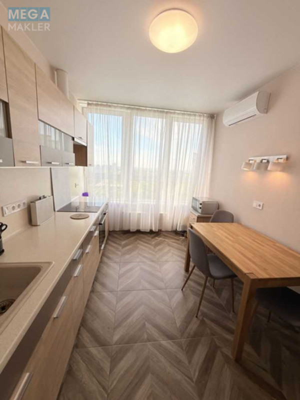 Продаж 2 кімнатної квартири (61/34/12), 23 пов. 26 пов. будинку, <a class="location-link" href="/kiev/" title="Недвижимость Київ">Київ</a>, <a class="location-link" href="/kiev/solomenskij/" title="Недвижимость Солом'янський район">Солом'янський р-н</a>, Отрадный просп. (изображение 9)