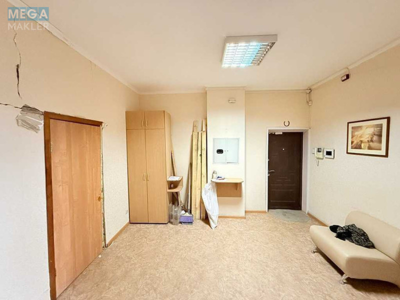 Продаж 3 кімнатної квартири (125/75/15), 3 пов. 17 пов. будинку, <a class="location-link" href="/kiev/" title="Недвижимость Київ">Київ</a>, <a class="location-link" href="/kiev/pecherskij/" title="Недвижимость Печерський район">Печерський р-н</a>, Антоновича вул., 72 (изображение 2)