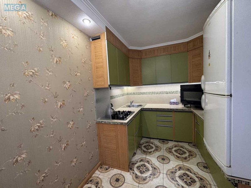Продаж 3 кімнатної квартири (70/21/9,2), 4 пов. 9 пов. будинку, <a class="location-link" href="/kiev/" title="Недвижимость Київ">Київ</a>, <a class="location-link" href="/kiev/darnickij/" title="Недвижимость Дарницький район">Дарницький р-н</a>, Юрия Литвинского ул., 84 (изображение 3)