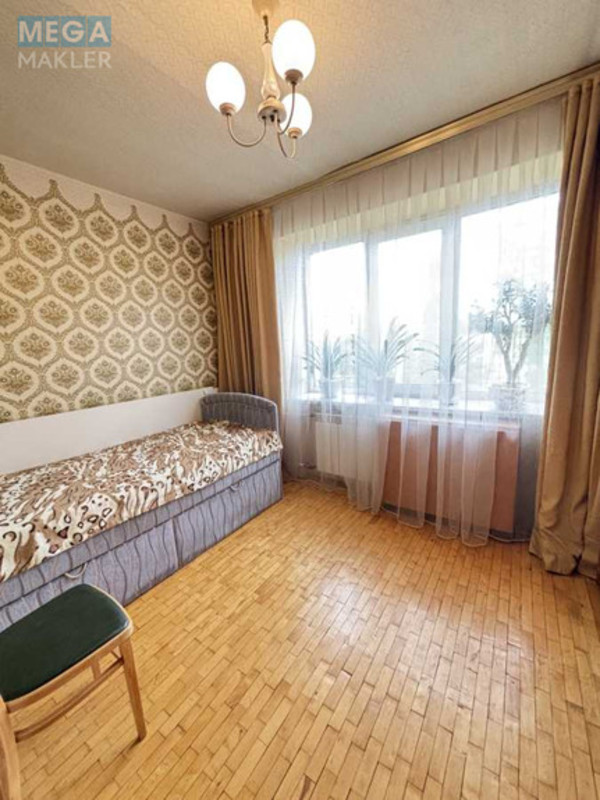 Продаж 3 кімнатної квартири (70/21/9,2), 4 пов. 9 пов. будинку, <a class="location-link" href="/kiev/" title="Недвижимость Київ">Київ</a>, <a class="location-link" href="/kiev/darnickij/" title="Недвижимость Дарницький район">Дарницький р-н</a>, Юрия Литвинского ул., 84 (изображение 5)