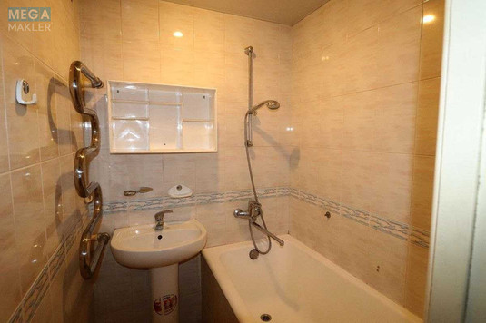 Продаж 3 кімнатної квартири (72/45/8), 16 пов. 16 пов. будинку, <a class="location-link" href="/kiev/" title="Недвижимость Київ">Київ</a>, <a class="location-link" href="/kiev/goloseevskij/" title="Недвижимость Голосіївський район">Голосіївський р-н</a>, Голосіївський просп., 15б (изображение 11)