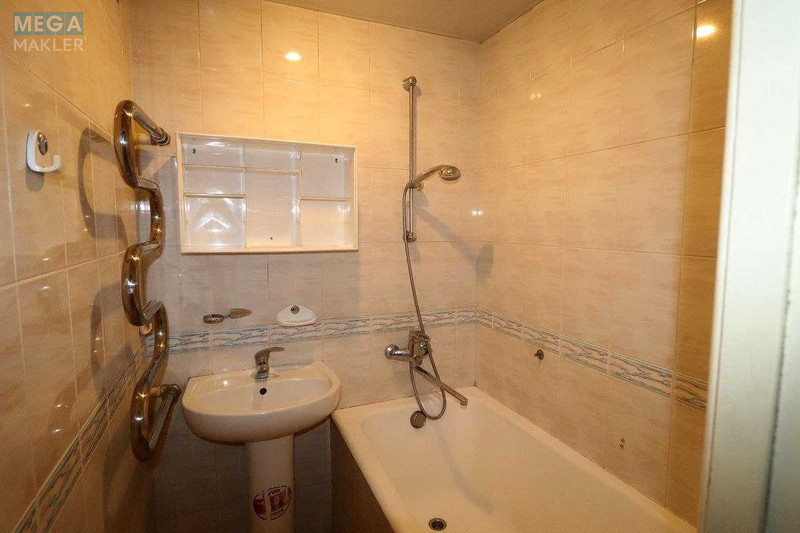 Продаж 3 кімнатної квартири (72/45/8), 16 пов. 16 пов. будинку, <a class="location-link" href="/kiev/" title="Недвижимость Київ">Київ</a>, <a class="location-link" href="/kiev/goloseevskij/" title="Недвижимость Голосіївський район">Голосіївський р-н</a>, Голосіївський просп., 15б (изображение 11)