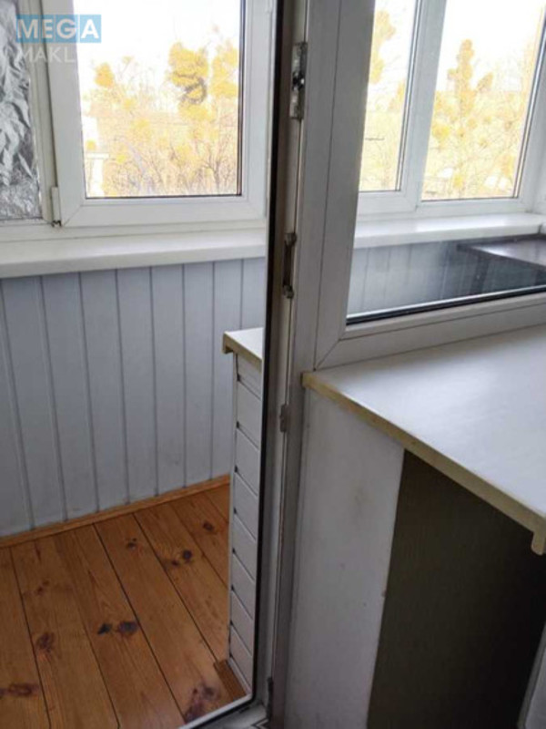 Продаж 1 кімнатної квартири (26/16/5), 4 пов. 5 пов. будинку, <a class="location-link" href="/kiev/" title="Недвижимость Київ">Київ</a>, <a class="location-link" href="/kiev/solomenskij/" title="Недвижимость Солом'янський район">Солом'янський р-н</a>, Повітряних Сил просп., 51 (изображение 6)