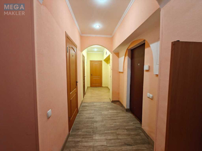Продаж комерційної нерухомості, 58&nbsp;кв.м, под офис, <a class="location-link" href="/kiev/" title="Недвижимость Київ">Київ</a>, <a class="location-link" href="/kiev/shevchenkovskij/" title="Недвижимость Шевченківський район">Шевченківський р-н</a>, Академика Щусева ул., 36 (изображение 8)