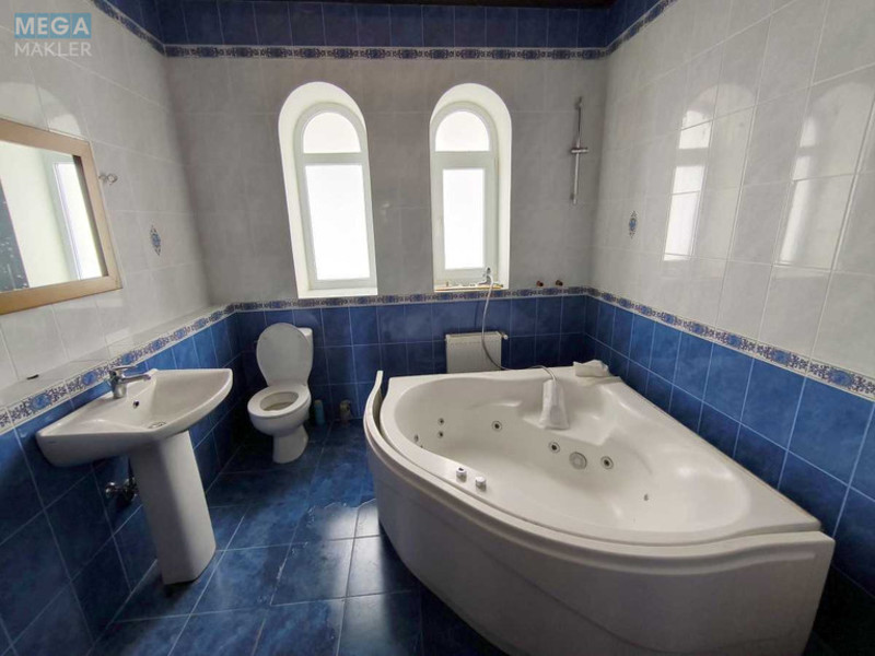 Продаж дома, 2&nbsp;поверху, 350&nbsp;кв.м, 6&nbsp;кімнат, ділянка 8&nbsp;соток, <a class="location-link" href="/nikolaevka-selo-kv-makarovskij-rajon/" title="Недвижимость Миколаївка">Миколаївка</a>, миколаївська (изображение 17)