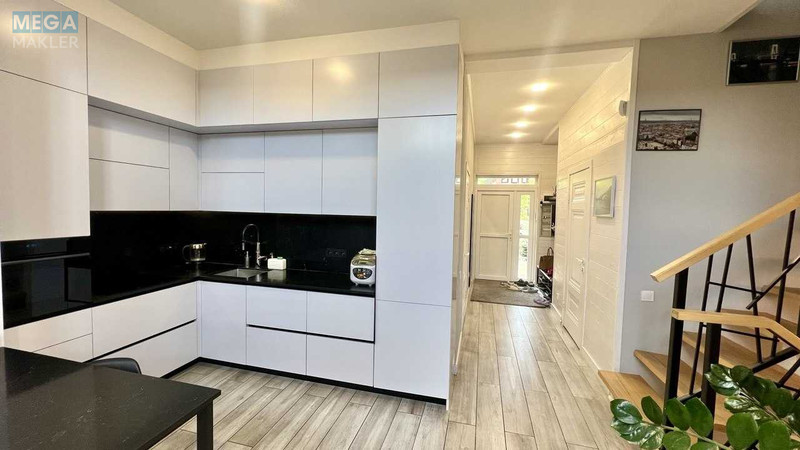 Продаж дома, 2&nbsp;поверху, 150&nbsp;кв.м, 4&nbsp;кімнати, ділянка 8&nbsp;соток, <a class="location-link" href="/kiev/" title="Недвижимость Київ">Київ</a>, <a class="location-link" href="/kiev/goloseevskij/" title="Недвижимость Голосіївський район">Голосіївський р-н</a>, Степана Рудницкого ул. (изображение 2)