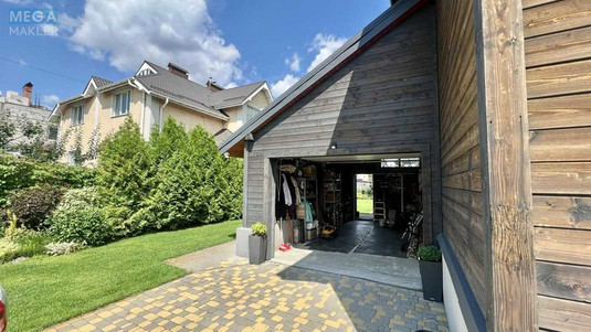 Продаж дома, 2&nbsp;поверху, 150&nbsp;кв.м, 4&nbsp;кімнати, ділянка 8&nbsp;соток, <a class="location-link" href="/kiev/" title="Недвижимость Київ">Київ</a>, <a class="location-link" href="/kiev/goloseevskij/" title="Недвижимость Голосіївський район">Голосіївський р-н</a>, Степана Рудницкого ул. (изображение 8)