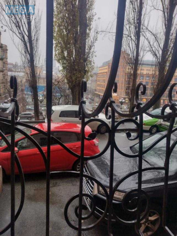Оренда комерційної нерухомості, 100&nbsp;кв.м, под офис, <a class="location-link" href="/kiev/" title="Недвижимость Київ">Київ</a>, <a class="location-link" href="/kiev/pecherskij/" title="Недвижимость Печерський район">Печерський р-н</a>, Крещатик ул., 25 (изображение 10)