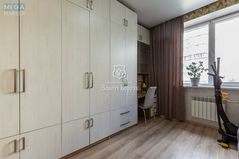 Продаж 2 кімнатної квартири (57,3/33,1/8,6), 4 пов. 4 пов. будинку, <a class="location-link" href="/kiev/" title="Недвижимость Київ">Київ</a>, <a class="location-link" href="/kiev/goloseevskij/" title="Недвижимость Голосіївський район">Голосіївський р-н</a>, Науки просп., 63 (изображение 6)