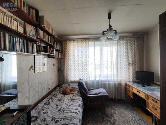 Продаж 3 кімнатної квартири (70/40/8), 8 пов. 9 пов. будинку, <a class="location-link" href="/kiev/" title="Недвижимость Київ">Київ</a>, <a class="location-link" href="/kiev/goloseevskij/" title="Недвижимость Голосіївський район">Голосіївський р-н</a>, Феодосійська вул., 4 (изображение 5)