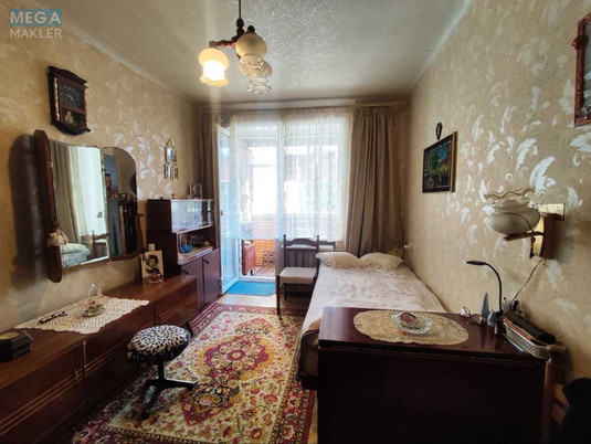 Продаж 3 кімнатної квартири (70/40/8), 8 пов. 9 пов. будинку, <a class="location-link" href="/kiev/" title="Недвижимость Київ">Київ</a>, <a class="location-link" href="/kiev/goloseevskij/" title="Недвижимость Голосіївський район">Голосіївський р-н</a>, Феодосійська вул., 4 (изображение 7)