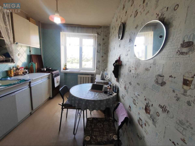 Продаж 3 кімнатної квартири (70/40/8), 8 пов. 9 пов. будинку, <a class="location-link" href="/kiev/" title="Недвижимость Київ">Київ</a>, <a class="location-link" href="/kiev/goloseevskij/" title="Недвижимость Голосіївський район">Голосіївський р-н</a>, Феодосійська вул., 4 (изображение 9)