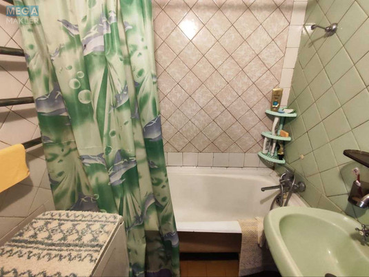 Продаж 3 кімнатної квартири (70/40/8), 8 пов. 9 пов. будинку, <a class="location-link" href="/kiev/" title="Недвижимость Київ">Київ</a>, <a class="location-link" href="/kiev/goloseevskij/" title="Недвижимость Голосіївський район">Голосіївський р-н</a>, Феодосійська вул., 4 (изображение 11)