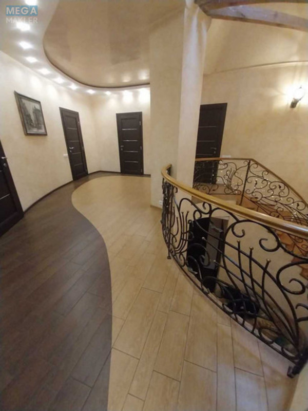 Продаж дома, 2&nbsp;поверху, 265&nbsp;кв.м, 5&nbsp;кімнат, ділянка 10&nbsp;соток, <a class="location-link" href="/kiev/" title="Недвижимость Київ">Київ</a>, <a class="location-link" href="/kiev/goloseevskij/" title="Недвижимость Голосіївський район">Голосіївський р-н</a>, Вітавська вул. (изображение 13)