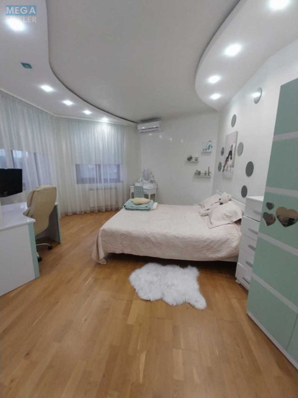 Продаж дома, 2&nbsp;поверху, 265&nbsp;кв.м, 5&nbsp;кімнат, ділянка 10&nbsp;соток, <a class="location-link" href="/kiev/" title="Недвижимость Київ">Київ</a>, <a class="location-link" href="/kiev/goloseevskij/" title="Недвижимость Голосіївський район">Голосіївський р-н</a>, Вітавська вул. (изображение 14)