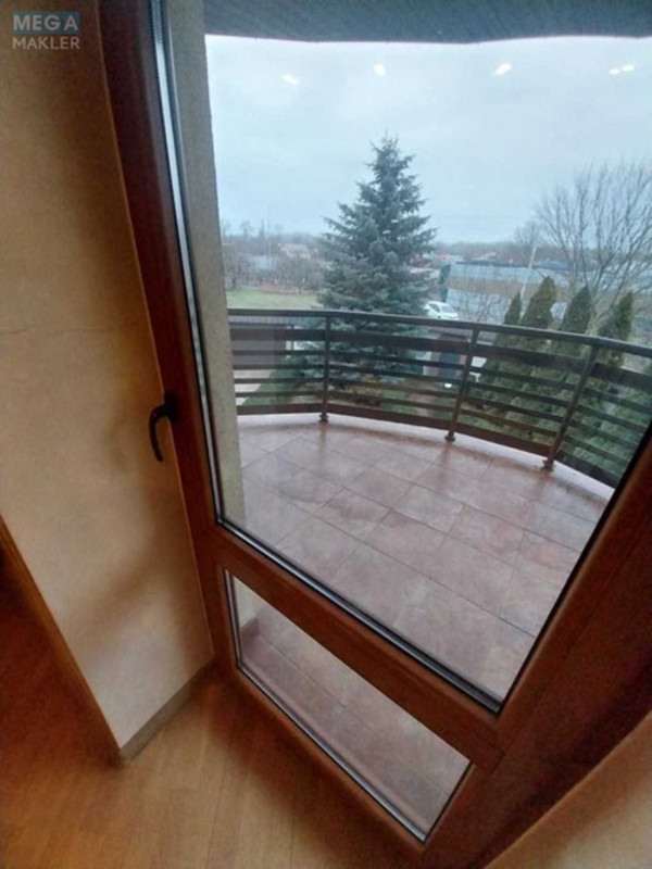 Продаж дома, 2&nbsp;поверху, 265&nbsp;кв.м, 5&nbsp;кімнат, ділянка 10&nbsp;соток, <a class="location-link" href="/kiev/" title="Недвижимость Київ">Київ</a>, <a class="location-link" href="/kiev/goloseevskij/" title="Недвижимость Голосіївський район">Голосіївський р-н</a>, Вітавська вул. (изображение 15)