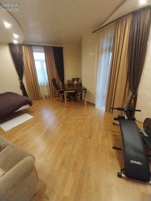 Продаж дома, 2&nbsp;поверху, 265&nbsp;кв.м, 5&nbsp;кімнат, ділянка 10&nbsp;соток, <a class="location-link" href="/kiev/" title="Недвижимость Київ">Київ</a>, <a class="location-link" href="/kiev/goloseevskij/" title="Недвижимость Голосіївський район">Голосіївський р-н</a>, Вітавська вул. (изображение 16)