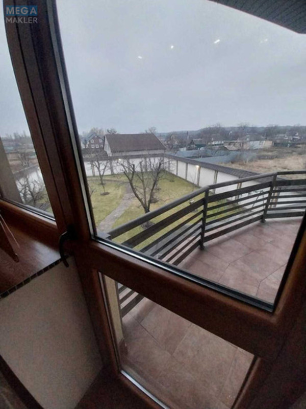Продаж дома, 2&nbsp;поверху, 265&nbsp;кв.м, 5&nbsp;кімнат, ділянка 10&nbsp;соток, <a class="location-link" href="/kiev/" title="Недвижимость Київ">Київ</a>, <a class="location-link" href="/kiev/goloseevskij/" title="Недвижимость Голосіївський район">Голосіївський р-н</a>, Вітавська вул. (изображение 17)