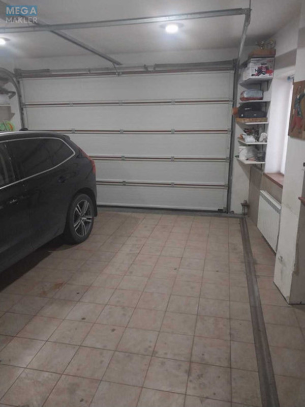 Продаж дома, 2&nbsp;поверху, 265&nbsp;кв.м, 5&nbsp;кімнат, ділянка 10&nbsp;соток, <a class="location-link" href="/kiev/" title="Недвижимость Київ">Київ</a>, <a class="location-link" href="/kiev/goloseevskij/" title="Недвижимость Голосіївський район">Голосіївський р-н</a>, Вітавська вул. (изображение 20)