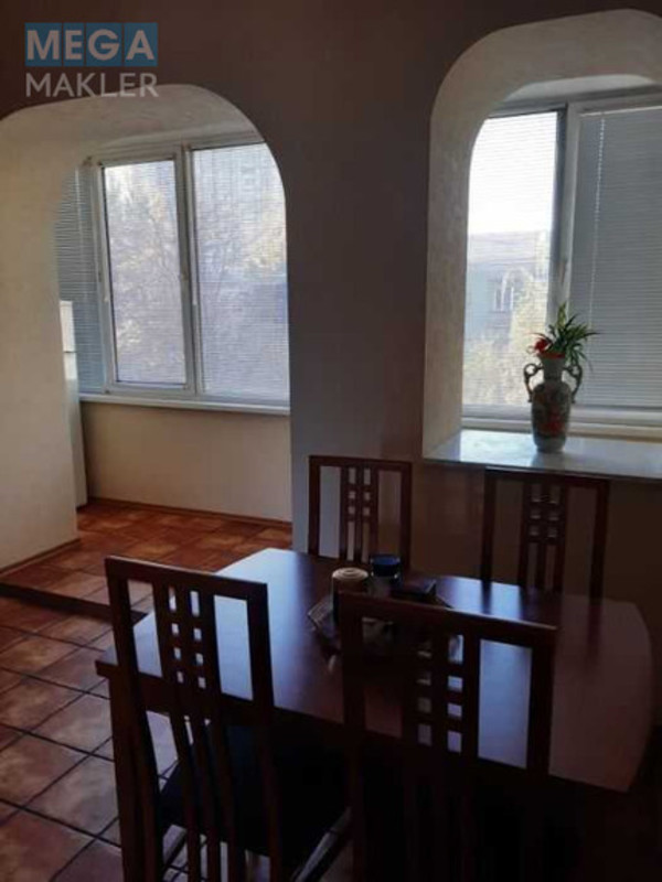 Продаж 4 кімнатної квартири (173/125/25), 5 пов. 5 пов. будинку, <a class="location-link" href="/kiev/" title="Недвижимость Київ">Київ</a>, <a class="location-link" href="/kiev/pecherskij/" title="Недвижимость Печерський район">Печерський р-н</a>, Інститутська вул., 22/7 (изображение 15)