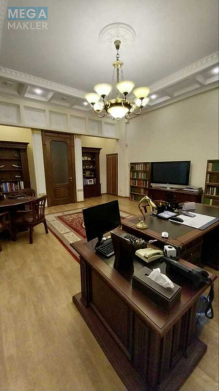 Продаж комерційної нерухомості, 206&nbsp;кв.м, под офис, <a class="location-link" href="/kiev/" title="Недвижимость Київ">Київ</a>, <a class="location-link" href="/kiev/solomenskij/" title="Недвижимость Солом'янський район">Солом'янський р-н</a>, Вацлава Гавела бульв., 16а (изображение 2)