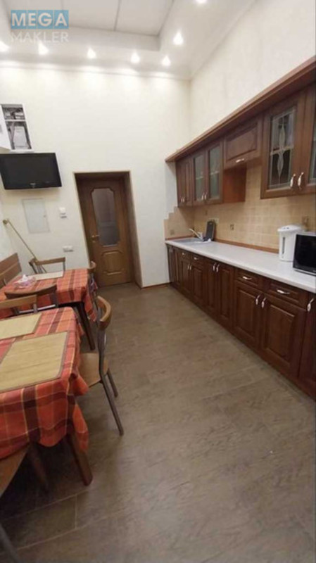 Продаж комерційної нерухомості, 206&nbsp;кв.м, под офис, <a class="location-link" href="/kiev/" title="Недвижимость Київ">Київ</a>, <a class="location-link" href="/kiev/solomenskij/" title="Недвижимость Солом'янський район">Солом'янський р-н</a>, Вацлава Гавела бульв., 16а (изображение 11)