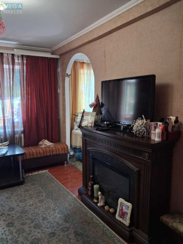 Продаж 3 кімнатної квартири (60/?/8), 5 пов. 5 пов. будинку, <a class="location-link" href="/kiev/" title="Недвижимость Київ">Київ</a>, <a class="location-link" href="/kiev/shevchenkovskij/" title="Недвижимость Шевченківський район">Шевченківський р-н</a>, Салютна вул. (изображение 2)