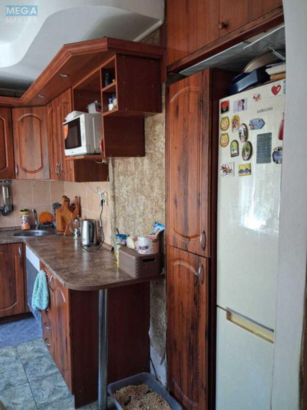 Продаж 3 кімнатної квартири (60/?/8), 5 пов. 5 пов. будинку, <a class="location-link" href="/kiev/" title="Недвижимость Київ">Київ</a>, <a class="location-link" href="/kiev/shevchenkovskij/" title="Недвижимость Шевченківський район">Шевченківський р-н</a>, Салютна вул. (изображение 3)