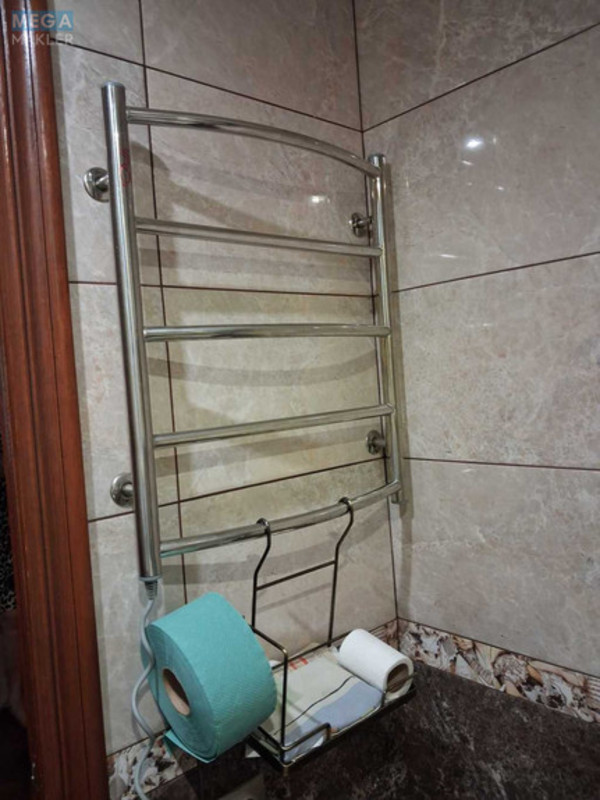 Продаж 3 кімнатної квартири (60/?/8), 5 пов. 5 пов. будинку, <a class="location-link" href="/kiev/" title="Недвижимость Київ">Київ</a>, <a class="location-link" href="/kiev/shevchenkovskij/" title="Недвижимость Шевченківський район">Шевченківський р-н</a>, Салютна вул. (изображение 17)