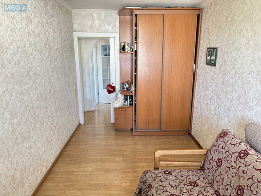 Продаж 3 кімнатної квартири (59/40/8), 9 пов. 9 пов. будинку, <a class="location-link" href="/kiev/" title="Недвижимость Київ">Київ</a>, <a class="location-link" href="/kiev/shevchenkovskij/" title="Недвижимость Шевченківський район">Шевченківський р-н</a>, Борщагівська вул., 4 (изображение 7)