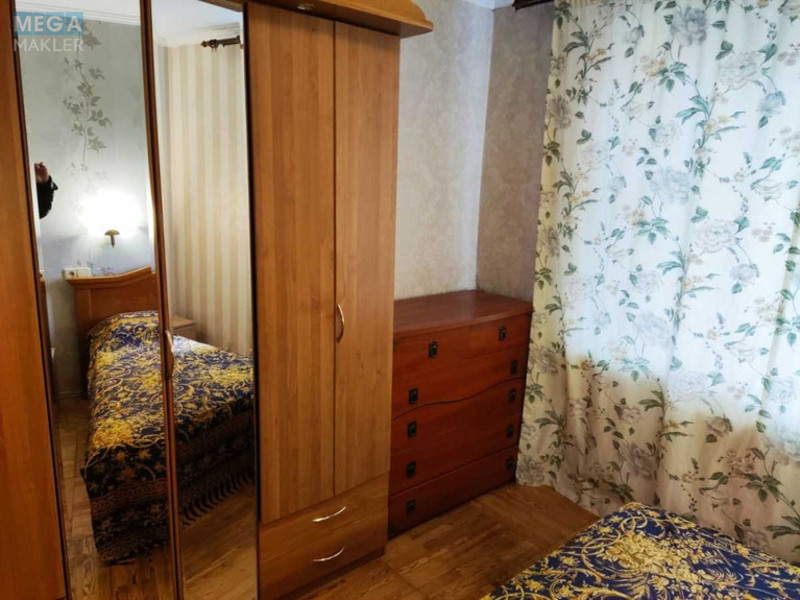Оренда 3 кімнатної квартири, <a class="location-link" href="/kiev/" title="Недвижимость Київ">Київ</a>, <a class="location-link" href="/kiev/solomenskij/" title="Недвижимость Солом'янський район">Солом'янський р-н</a>, Повітряних Сил просп., 17 (изображение 2)