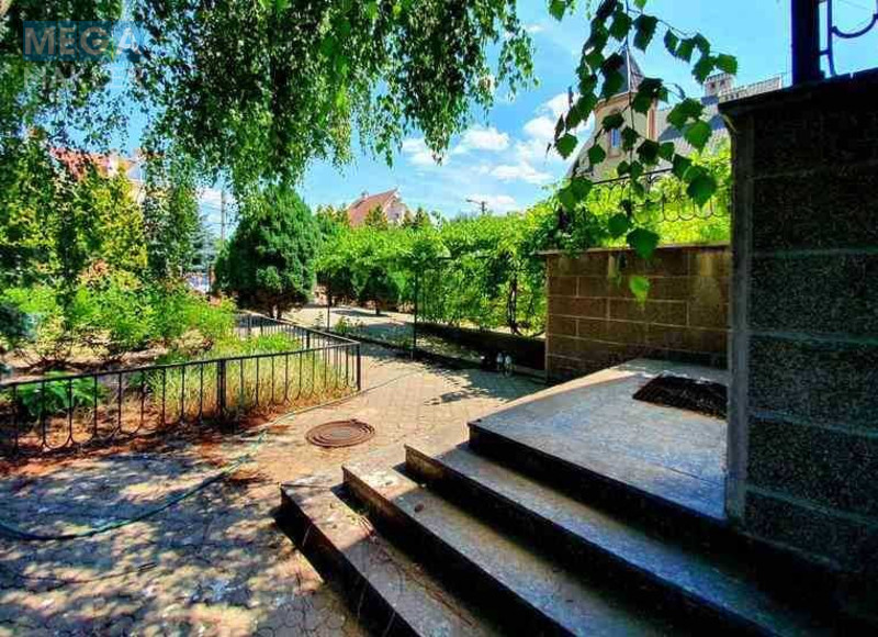 Продаж дома, 2&nbsp;поверху, 336&nbsp;кв.м, 4&nbsp;кімнати, ділянка 13&nbsp;соток, <a class="location-link" href="/dnepropetrovsk/" title="Недвижимость Дніпра">Дніпро</a>, Латвийская (изображение 2)