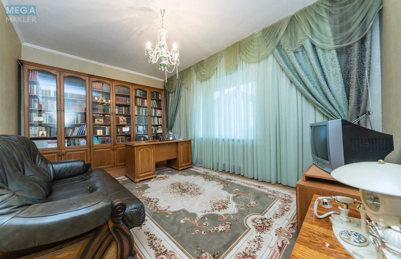 Продаж дома, 2&nbsp;поверху, 263&nbsp;кв.м, 6&nbsp;кімнат, ділянка 10&nbsp;соток, <a class="location-link" href="/vyshgorod/" title="Недвижимость Вишгород">Вишгород</a>, Спаська (изображение 9)