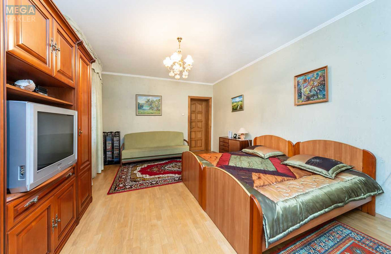 Продаж дома, 2&nbsp;поверху, 263&nbsp;кв.м, 6&nbsp;кімнат, ділянка 10&nbsp;соток, <a class="location-link" href="/vyshgorod/" title="Недвижимость Вишгород">Вишгород</a>, Спаська (изображение 13)