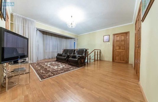 Продаж дома, 2&nbsp;поверху, 263&nbsp;кв.м, 6&nbsp;кімнат, ділянка 10&nbsp;соток, <a class="location-link" href="/vyshgorod/" title="Недвижимость Вишгород">Вишгород</a>, Спаська (изображение 18)