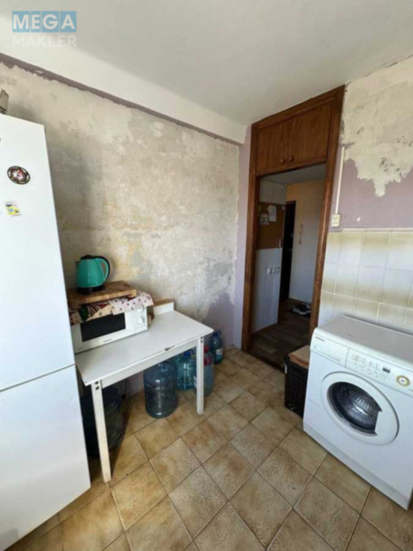 Продаж 3 кімнатної квартири (56/39,5/7), 8 пов. 9 пов. будинку, <a class="location-link" href="/kiev/" title="Недвижимость Київ">Київ</a>, <a class="location-link" href="/kiev/shevchenkovskij/" title="Недвижимость Шевченківський район">Шевченківський р-н</a>, Марка Безручко ул., 23а (изображение 2)