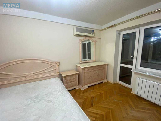 Оренда 3 кімнатної квартири, <a class="location-link" href="/kiev/" title="Недвижимость Київ">Київ</a>, <a class="location-link" href="/kiev/dneprovskij/" title="Недвижимость Дніпровський район">Дніпровський р-н</a>, Челябінська вул., 1 (изображение 10)