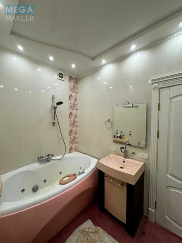 Продаж дома, 3&nbsp;поверху, 339&nbsp;кв.м, 11&nbsp;кімнат, ділянка 1&nbsp;700&nbsp;соток, <a class="location-link" href="/dernovka/" title="Недвижимость Дернівка">Дернівка</a>, Лисенка, 5 (изображение 14)