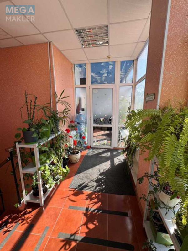 Продаж окремої будівлі/побудови, 408&nbsp;кв.м, <a class="location-link" href="/kiev/" title="Недвижимость Київ">Київ</a>, <a class="location-link" href="/kiev/podolskij/" title="Недвижимость Подільський район">Подільський р-н</a>, Сирецька вул., 52 (изображение 11)