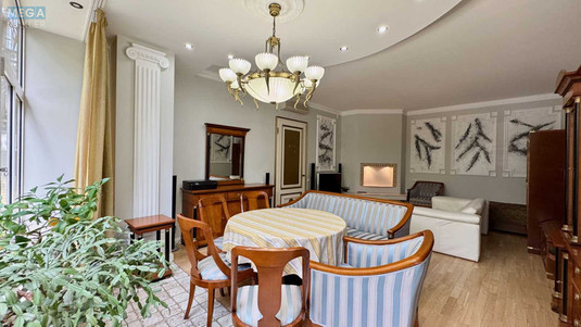 Продаж 4 кімнатної квартири (130/91/14), 1 пов. 10 пов. будинку, <a class="location-link" href="/kiev/" title="Недвижимость Київ">Київ</a>, <a class="location-link" href="/kiev/pecherskij/" title="Недвижимость Печерський район">Печерський р-н</a>, Михайла Грушевського вул. (изображение 3)