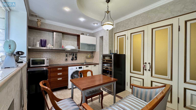 Продаж 4 кімнатної квартири (130/91/14), 1 пов. 10 пов. будинку, <a class="location-link" href="/kiev/" title="Недвижимость Київ">Київ</a>, <a class="location-link" href="/kiev/pecherskij/" title="Недвижимость Печерський район">Печерський р-н</a>, Михайла Грушевського вул. (изображение 5)