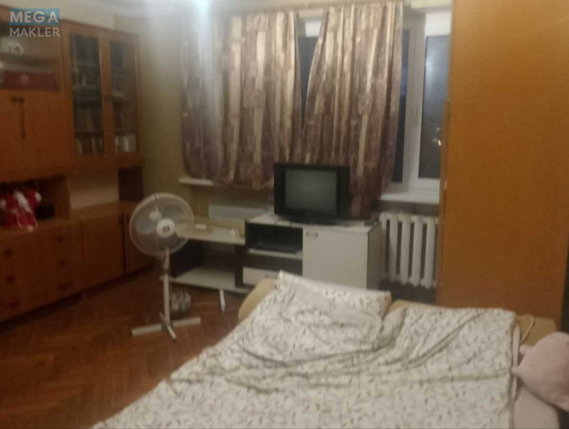 Оренда 3 кімнатної квартири, <a class="location-link" href="/kiev/" title="Недвижимость Київ">Київ</a>, <a class="location-link" href="/kiev/svyatoshinskij/" title="Недвижимость Святошинський район">Святошинський р-н</a>, Василя Кучера вул., 10 (изображение 2)