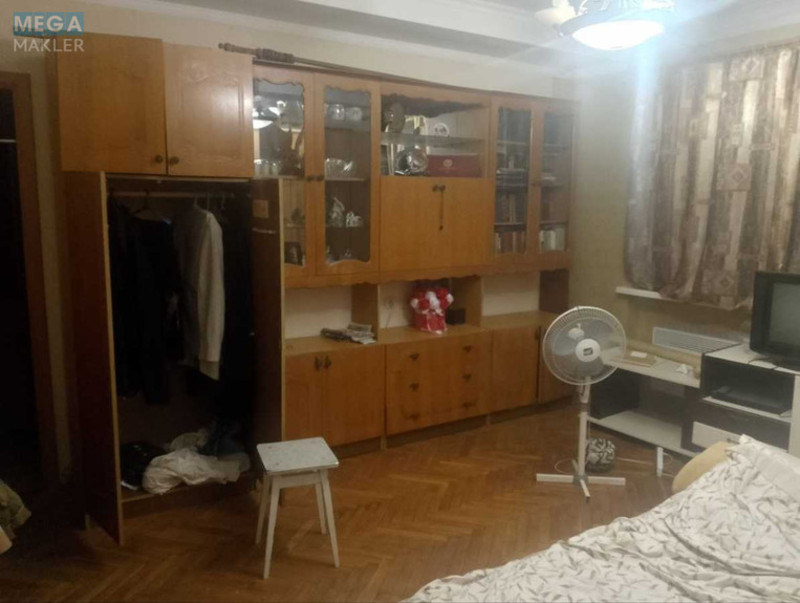 Оренда 3 кімнатної квартири, <a class="location-link" href="/kiev/" title="Недвижимость Київ">Київ</a>, <a class="location-link" href="/kiev/svyatoshinskij/" title="Недвижимость Святошинський район">Святошинський р-н</a>, Василя Кучера вул., 10 (изображение 3)