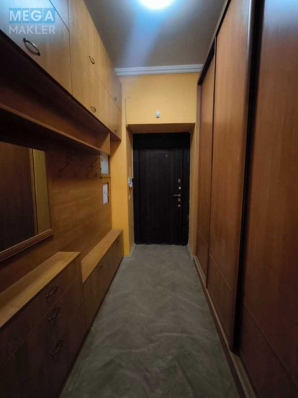 Продаж 8 кімнатної квартири (186/130/16), 7 пов. 7 пов. будинку, <a class="location-link" href="/kiev/" title="Недвижимость Київ">Київ</a>, <a class="location-link" href="/kiev/shevchenkovskij/" title="Недвижимость Шевченківський район">Шевченківський р-н</a>, Пушкинская ул., 20а (изображение 11)
